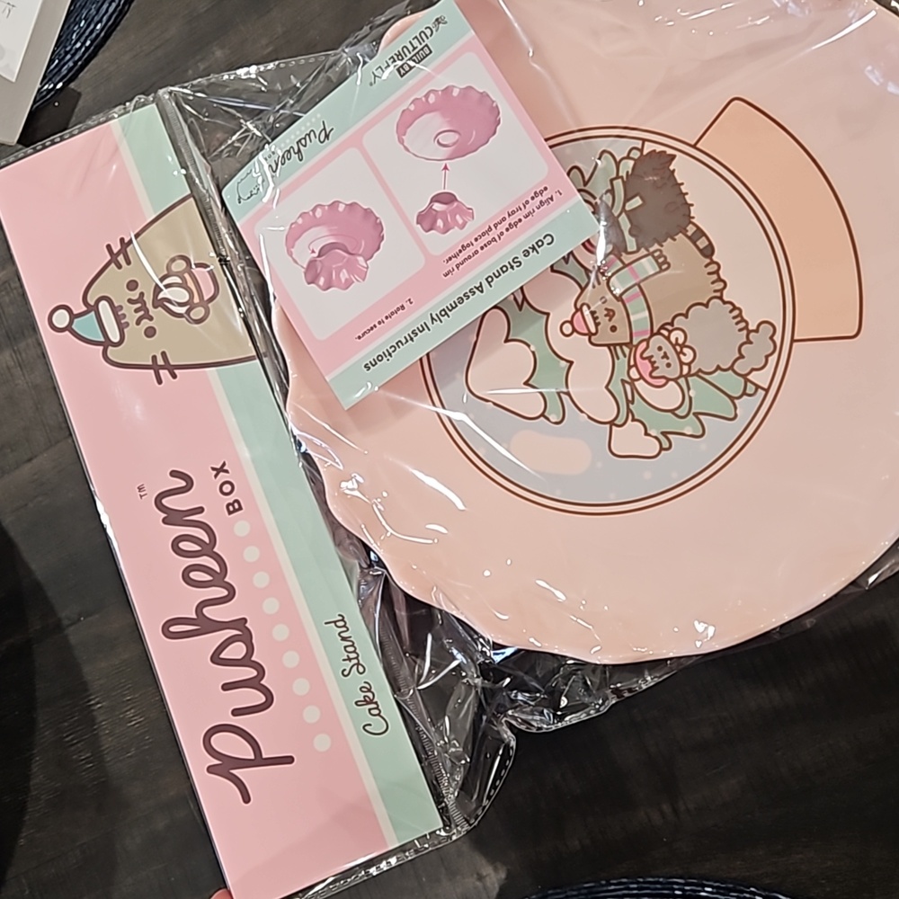 Pusheen Cake Stand and Serving Spatula